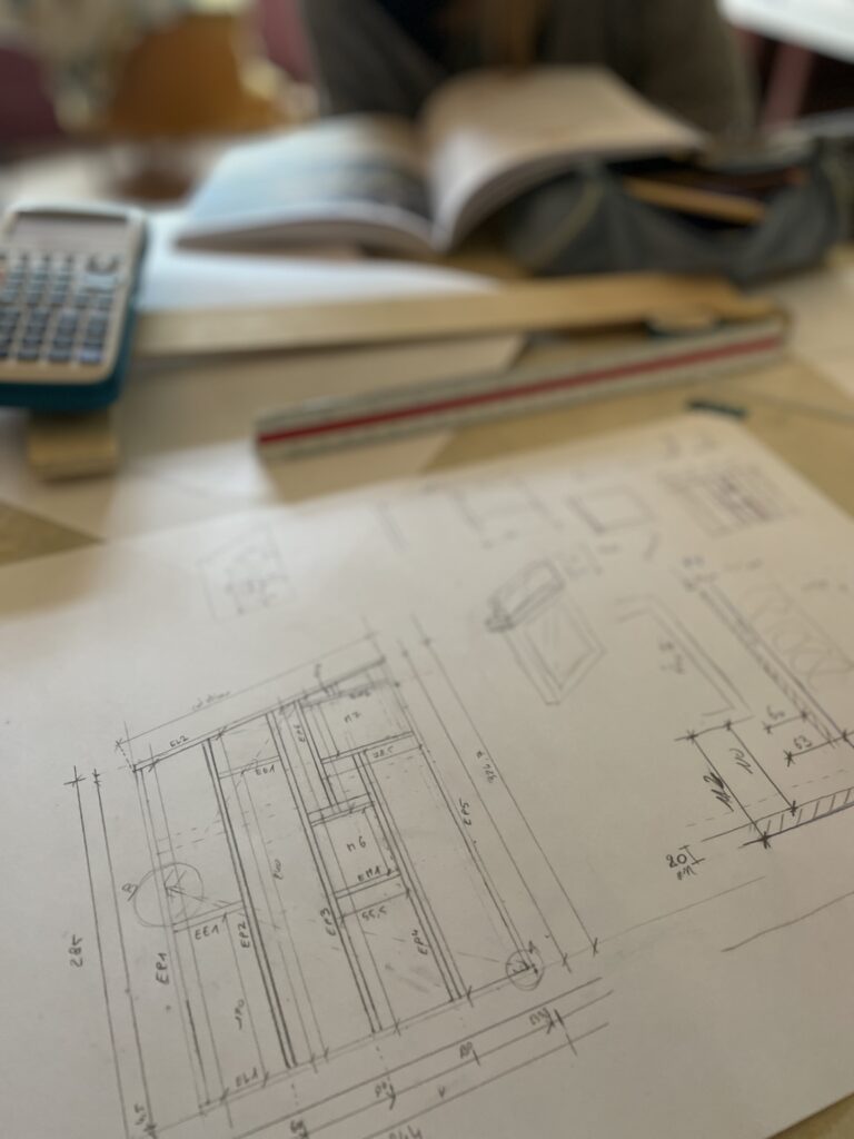 faire les plans de sa TinyHouse soi-même : dessin de plan à la main