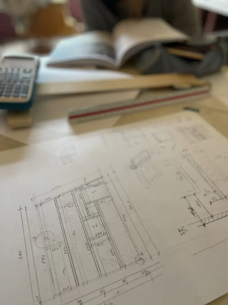 faire les plans de sa TinyHouse soi-même : dessin de plan à la main