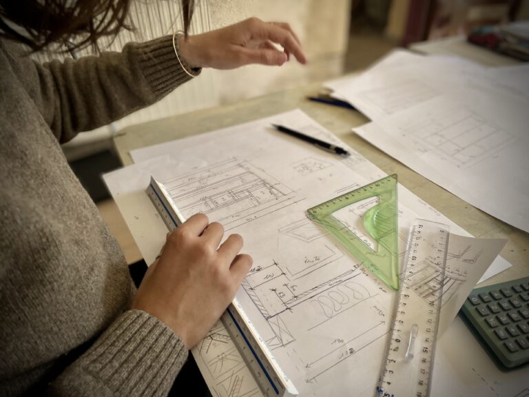 atelier workshop architecture dessiner une tiny house : faire les plans à la main sur papier